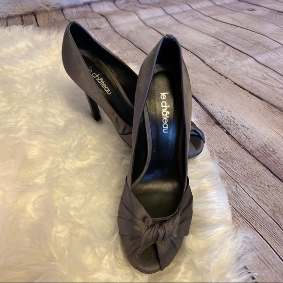 le chateau Shoes - Le Chateau Dark Grey Satin Heels